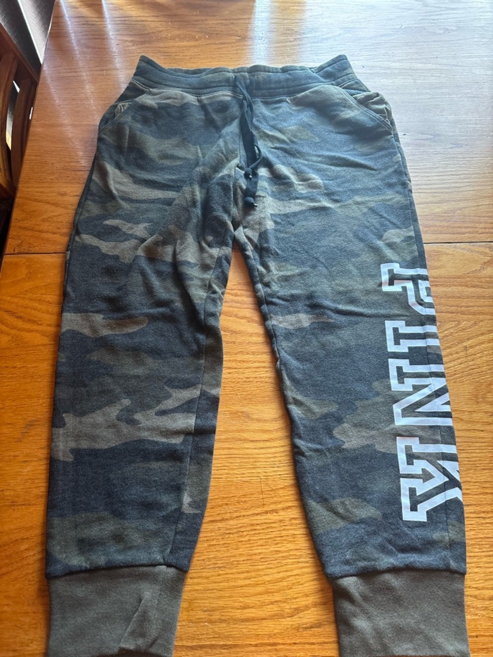 Victoria Secret Pink Camo Joggers With Pockets Size M